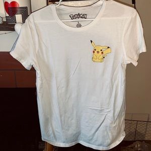 Pokémon shirt small pikachu